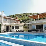 Vand Paradiso Villa *