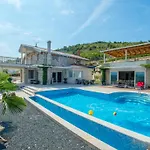 Villa Vand Paradiso *