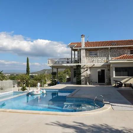 Vand Paradiso Vila