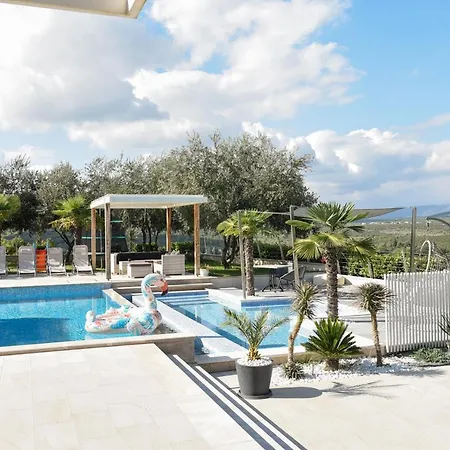 Villa Vand Paradiso *