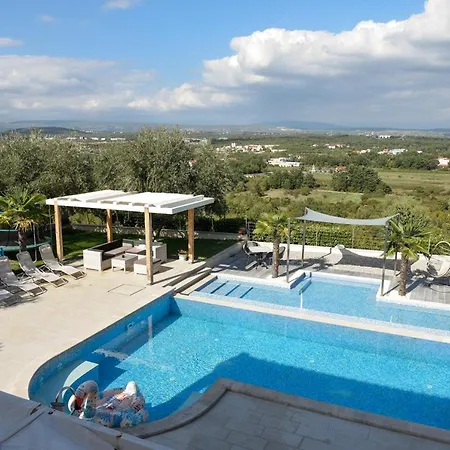 Vand Paradiso Villa