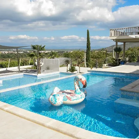 Vand Paradiso Villa *