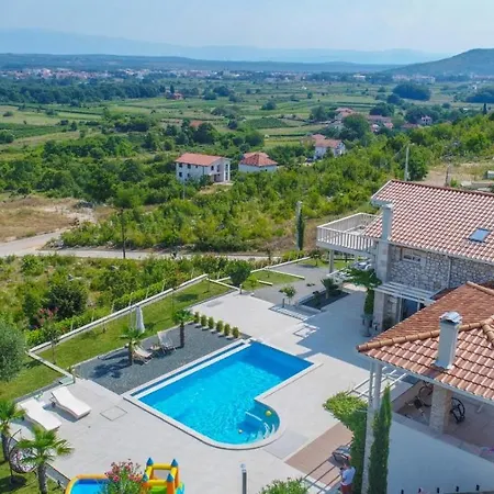 Villa Vand Paradiso