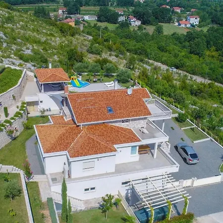 Vand Paradiso Villa *