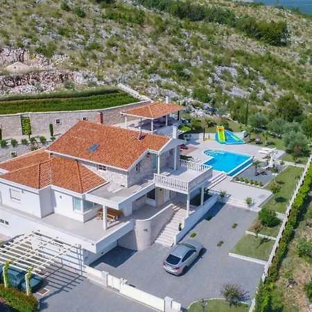 Vand Paradiso Villa *