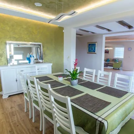 Vand Paradiso Villa *