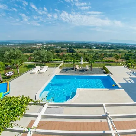 Villa Vand Paradiso