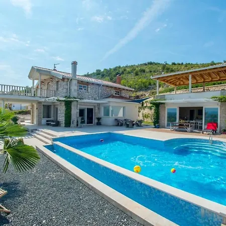 Villa Vand Paradiso *